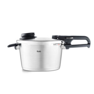 Side view of a pressure cooker.
