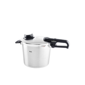 Side view of a smaller pressure cooker.